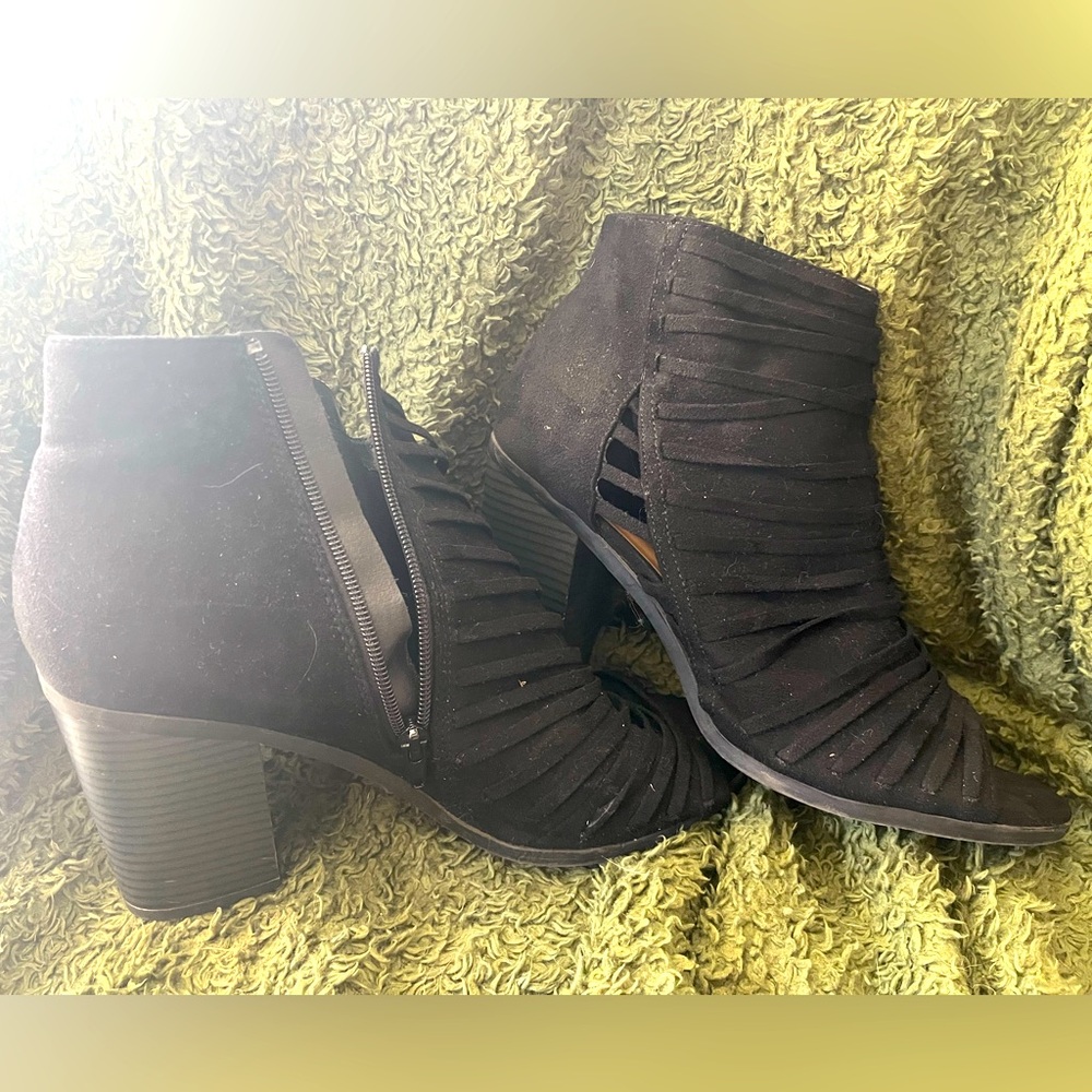 Soda Black Ruched Ankle Booties
